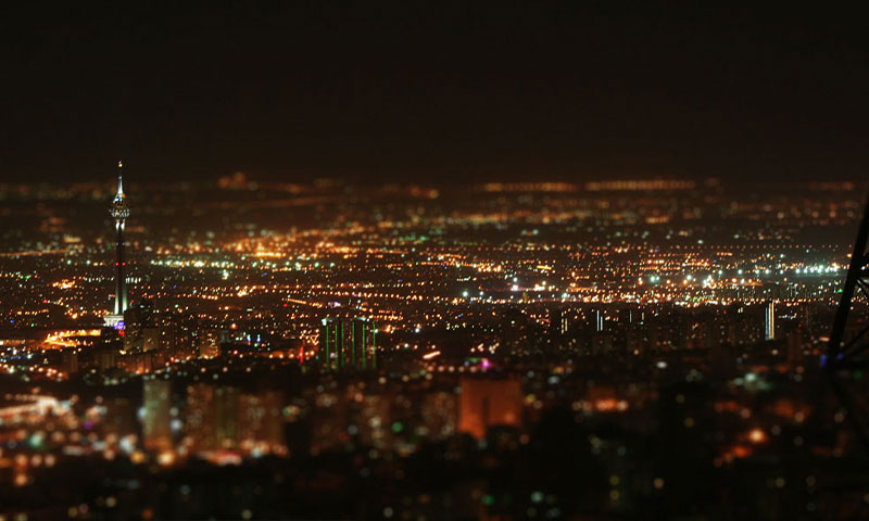 ایران-کے-دارالحکومت-تہران-رات-کا-منظر