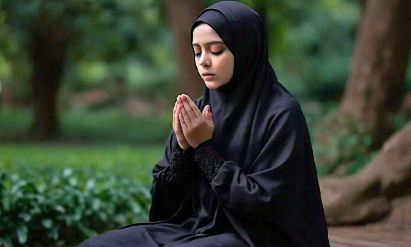 مسلمان-باحجاب-نوجوان-خاتون-دعا-مانگتے-ہوئے
